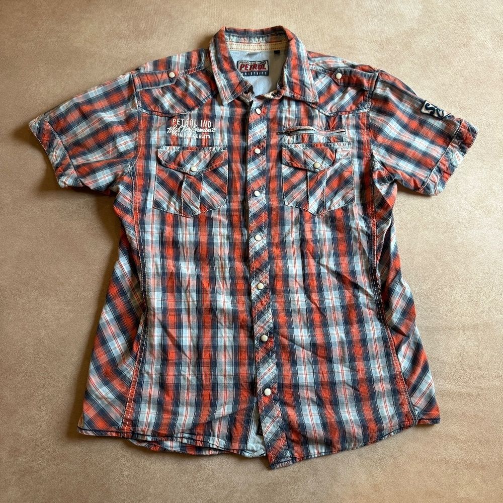 Petrol Industries Short Sleeve Button Up Shirt • size medium • Plaid